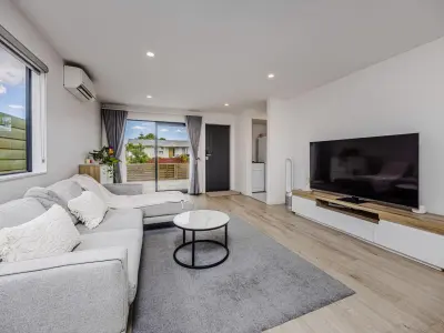 50E Cascades Road, Pakuranga Heights, Auckland 2010
