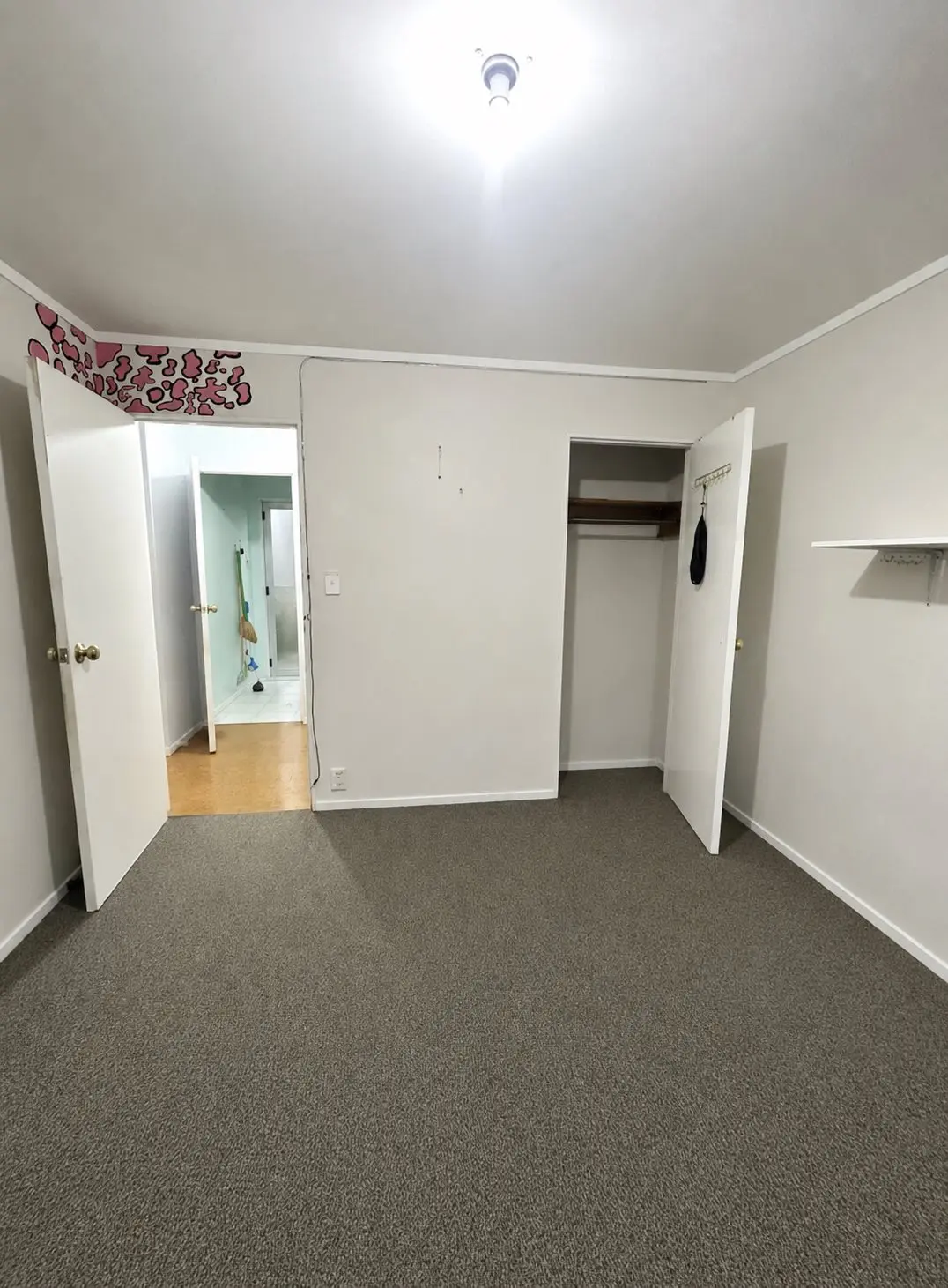 Tầng Trệt Cho Thuê Henderson, Auckland- khu dân cư phát triển sôi động ở phía Tây Auckland